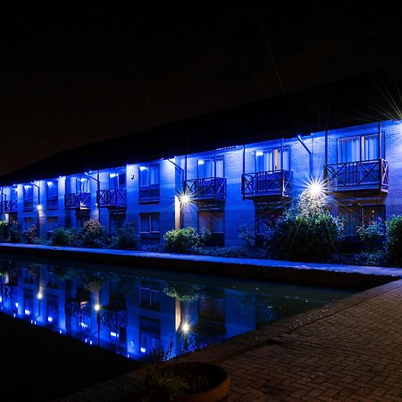 Peartree Lodge Waterside Милтон-Кейнс Экстерьер фото